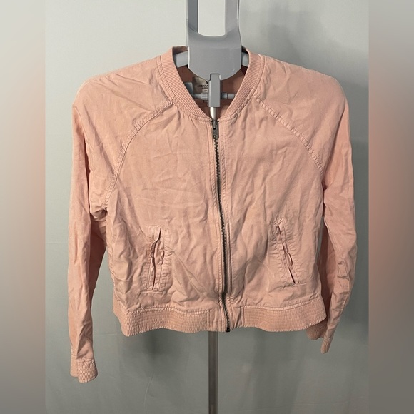 American Eagle Outfitters Jackets & Blazers - American Eagle baby pink bomber jacket size small